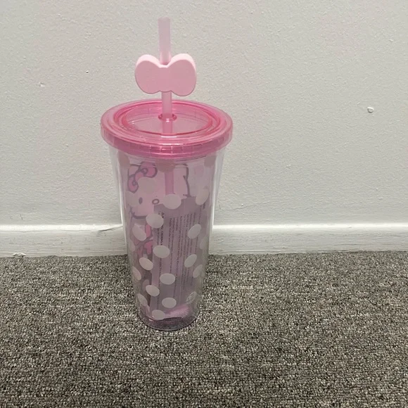 NEW Hello Kitty Tumbler Cup - Picture 3 of 4
